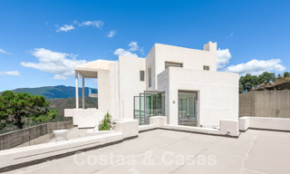 Modern villa to be finished for sale surrounded by 360º views of the mountains, lake and sea, close to Marbella 61929 