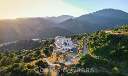 Modern villa to be finished for sale surrounded by 360º views of the mountains, lake and sea, close to Marbella 61930