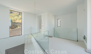 Modern villa to be finished for sale surrounded by 360º views of the mountains, lake and sea, close to Marbella 61947 