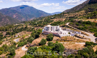 Modern villa to be finished for sale surrounded by 360º views of the mountains, lake and sea, close to Marbella 61950 