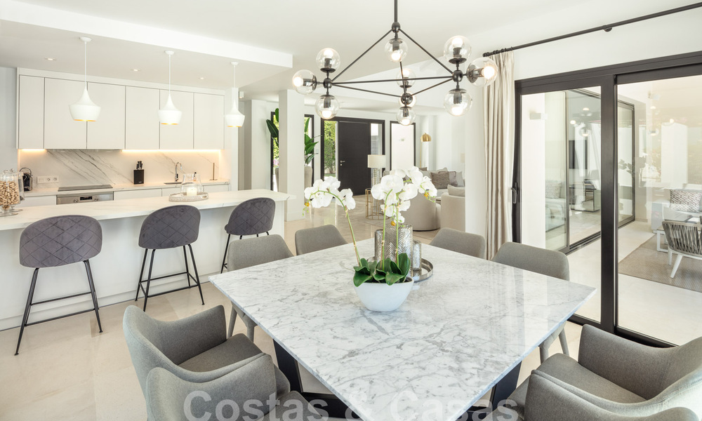 Modern, Mediterranean luxury villa for sale in a sought-after beach urbanisation in San Pedro, Marbella 62053