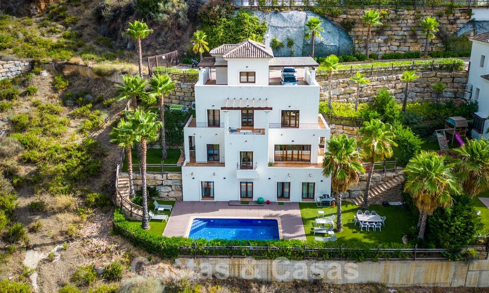 Spacious, detached villa for sale in an exclusive, gated community in Benahavis - Marbella 62121