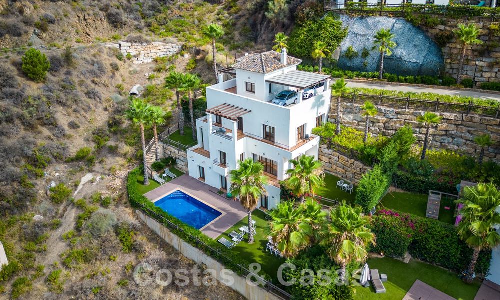 Spacious, detached villa for sale in an exclusive, gated community in Benahavis - Marbella 62122