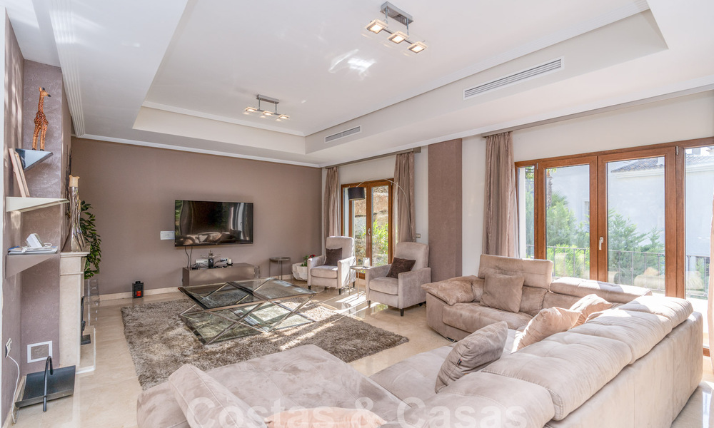Spacious, detached villa for sale in an exclusive, gated community in Benahavis - Marbella 62129