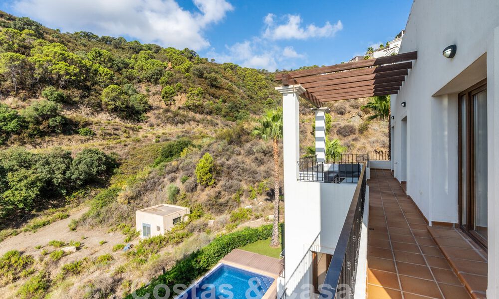 Spacious, detached villa for sale in an exclusive, gated community in Benahavis - Marbella 62138