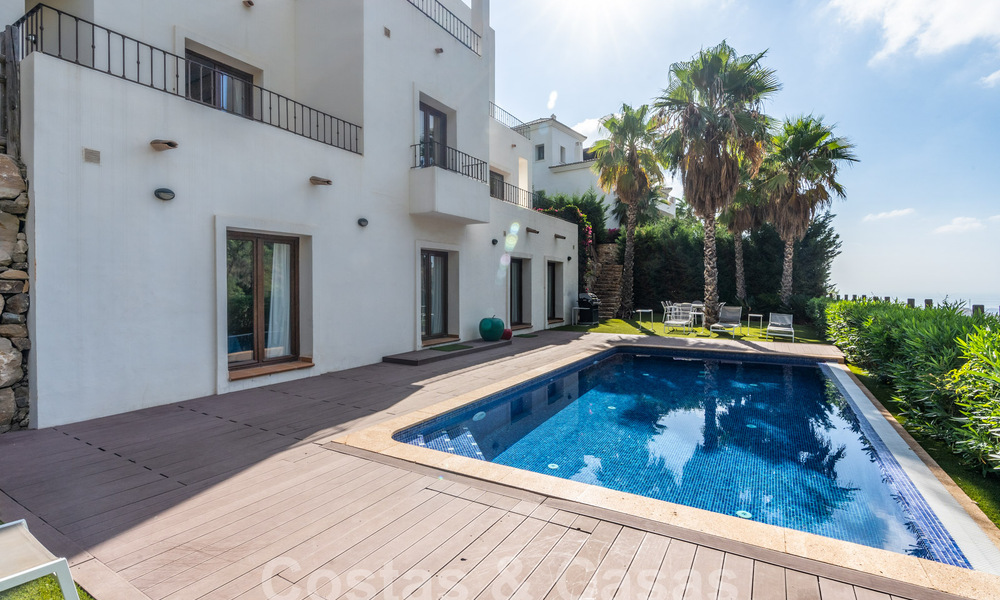 Spacious, detached villa for sale in an exclusive, gated community in Benahavis - Marbella 62165