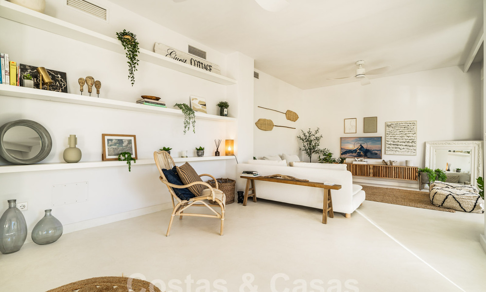 Move-in ready! Charming renovated garden apartment for sale in gated community in La Quinta, Benahavis - Marbella 62183