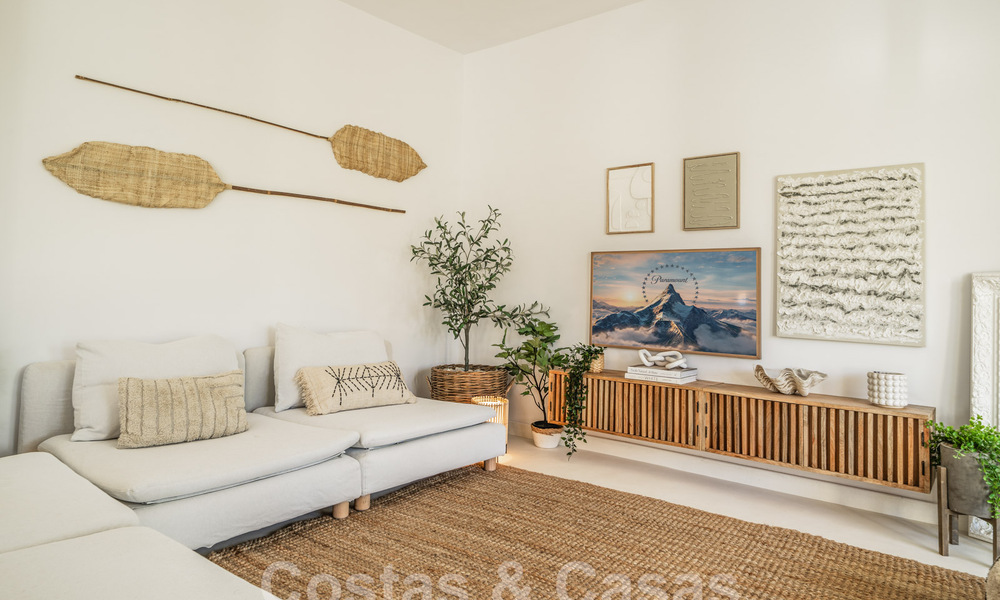 Move-in ready! Charming renovated garden apartment for sale in gated community in La Quinta, Benahavis - Marbella 62184