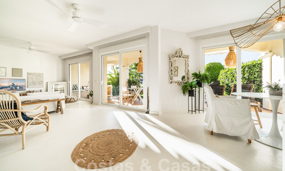 Move-in ready! Charming renovated garden apartment for sale in gated community in La Quinta, Benahavis - Marbella 62186