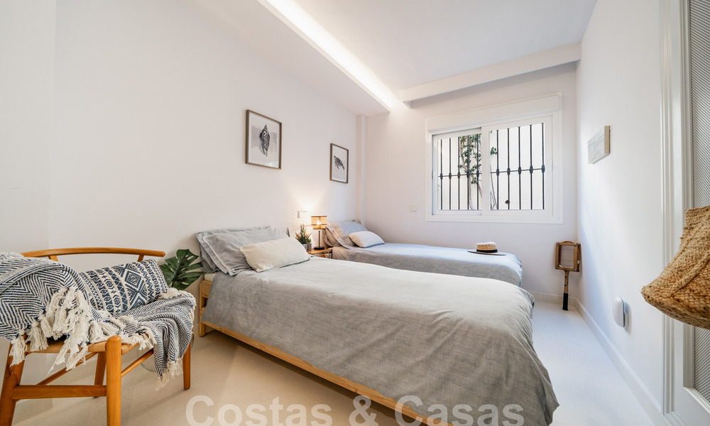 Move-in ready! Charming renovated garden apartment for sale in gated community in La Quinta, Benahavis - Marbella 62189