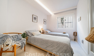 Move-in ready! Charming renovated garden apartment for sale in gated community in La Quinta, Benahavis - Marbella 62189 