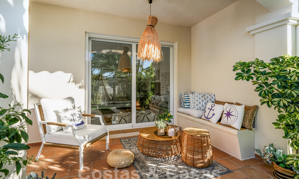 Move-in ready! Charming renovated garden apartment for sale in gated community in La Quinta, Benahavis - Marbella 62191