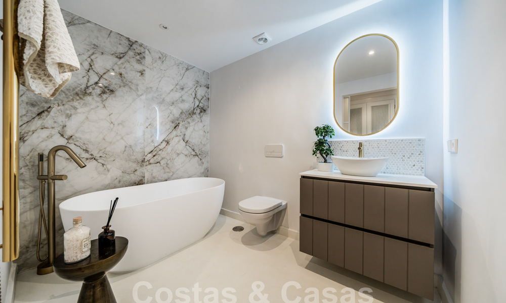 Move-in ready! Charming renovated garden apartment for sale in gated community in La Quinta, Benahavis - Marbella 62197
