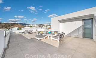 Move-in ready! Modern, luxurious penthouse for sale bordering the golf course, with sea and golf views, East Marbella 62259 