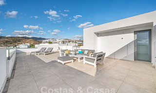 Move-in ready! Modern, luxurious penthouse for sale bordering the golf course, with sea and golf views, East Marbella 62259 
