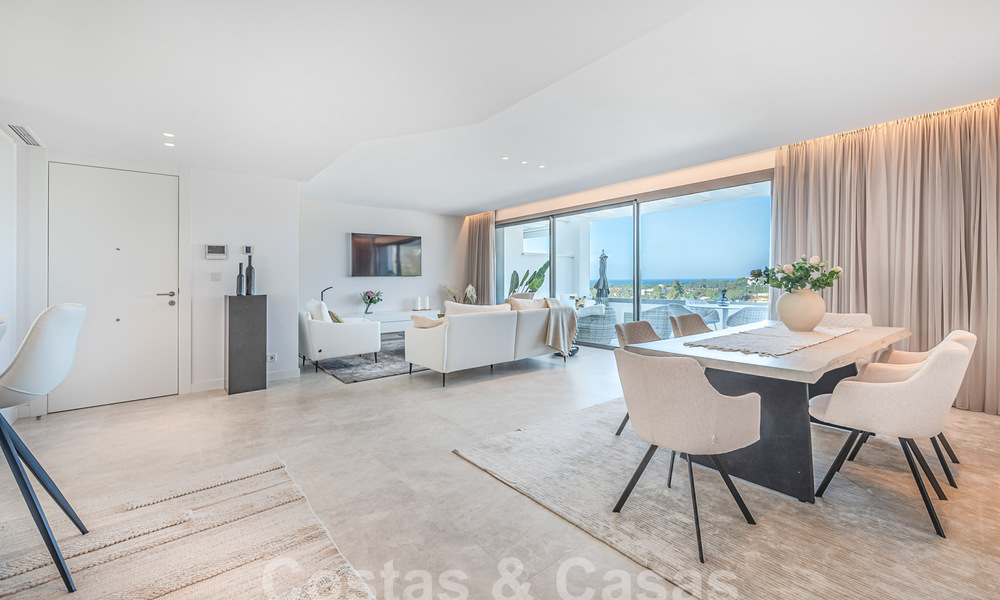 Move-in ready! Modern, luxurious penthouse for sale bordering the golf course, with sea and golf views, East Marbella 62283