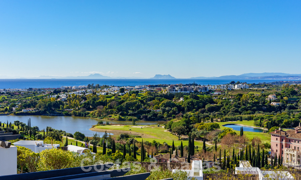 Spacious, modern apartment for sale with panoramic golf and sea views in a five-star golf resort in Benahavis - Marbella 62346
