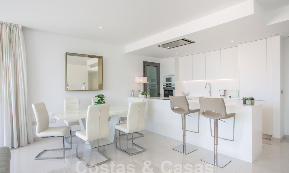 Modern 3 bedroom apartment with spacious terraces for sale on the New Golden Mile between Marbella and Estepona 62493