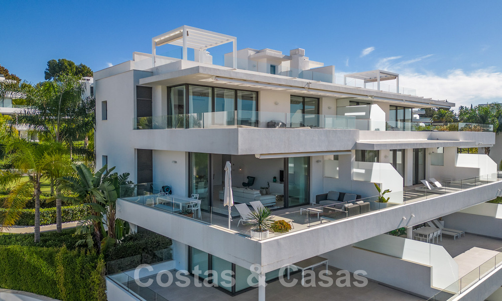 Modern 3 bedroom apartment with spacious terraces for sale on the New Golden Mile between Marbella and Estepona 62506