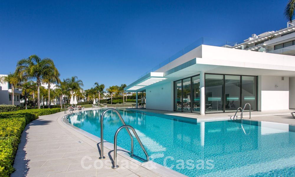 Modern 3 bedroom apartment with spacious terraces for sale on the New Golden Mile between Marbella and Estepona 62508