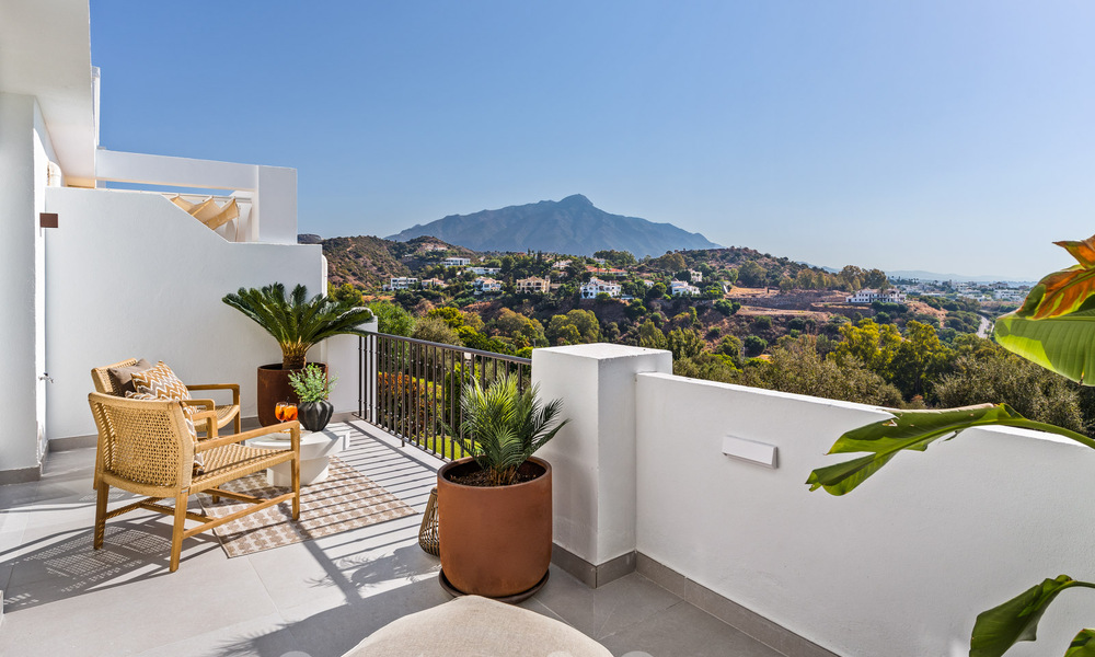 Stylishly renovated townhouse for sale, adjacent to the golf course of La Quinta in Benahavis - Marbella 62797