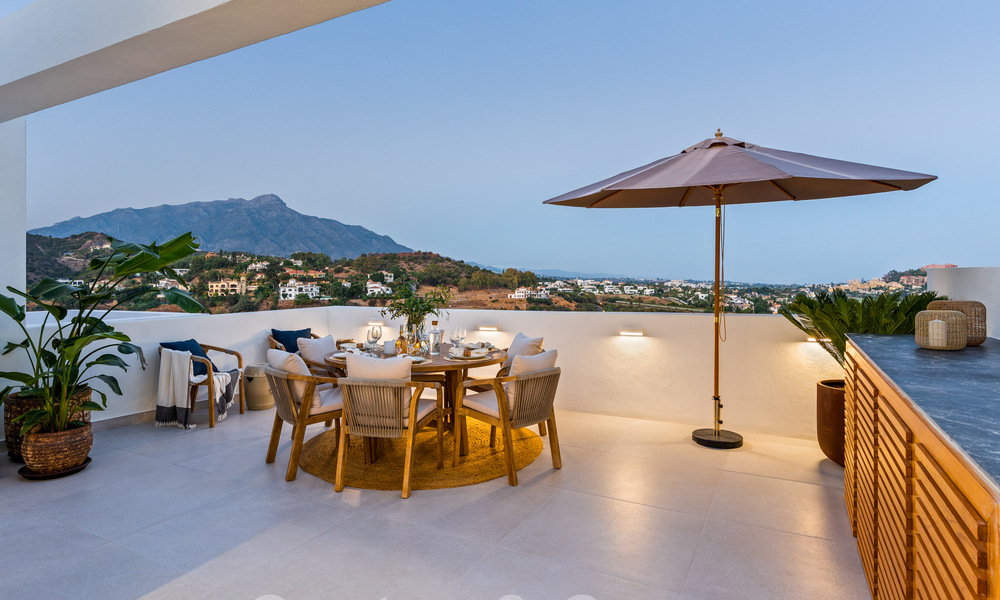 Stylishly renovated townhouse for sale, adjacent to the golf course of La Quinta in Benahavis - Marbella 62826