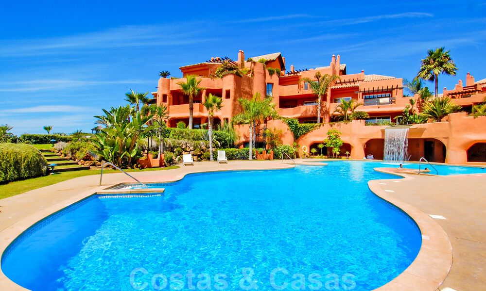 Quality renovated, huge penthouse for sale in frontline beach complex east of Marbella centre 63074