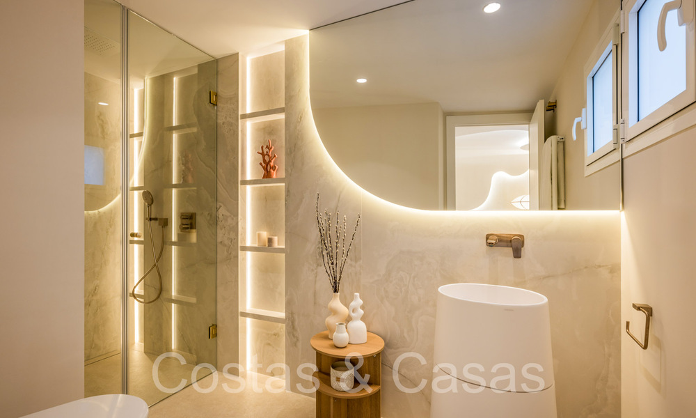 Quality renovated, huge penthouse for sale in frontline beach complex east of Marbella centre 70657