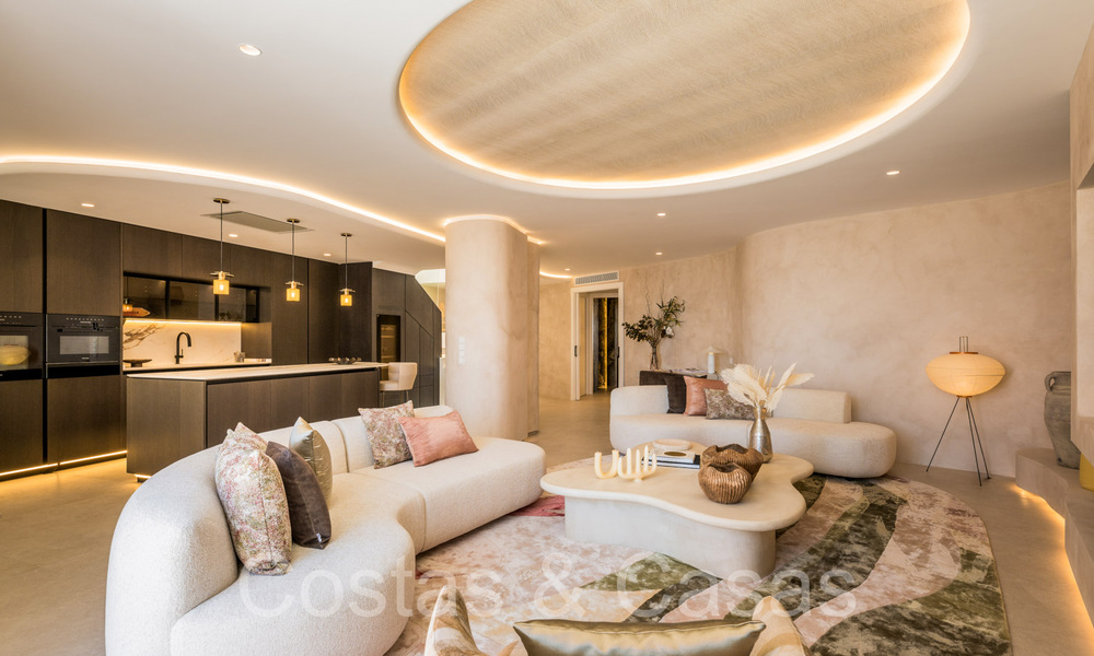 Quality renovated, huge penthouse for sale in frontline beach complex east of Marbella centre 70685