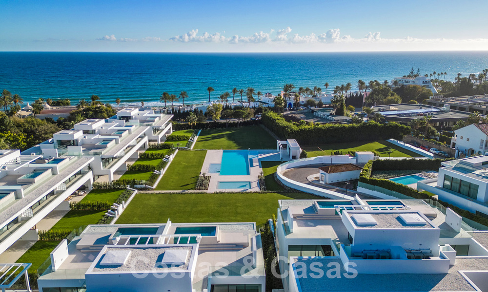 Resale! Turnkey luxury villas for sale in a new innovative complex consisting of 12 sophisticated villas with sea views, on Marbella's Golden Mile 62649