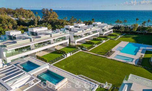Turnkey luxury villas for sale in a new innovative complex consisting of 12 sophisticated villas with sea views, on Marbella's Golden Mile 62651