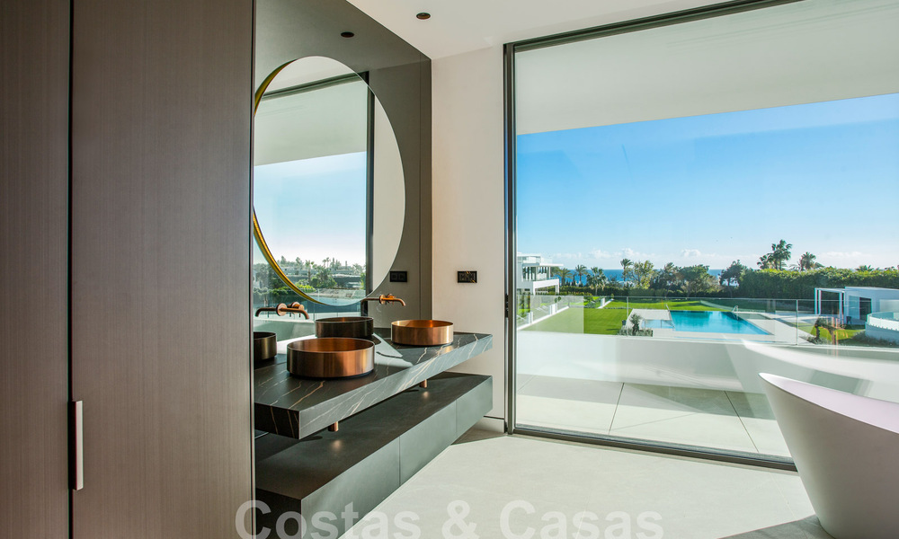 Turnkey luxury villas for sale in a new innovative complex consisting of 12 sophisticated villas with sea views, on Marbella's Golden Mile 62680