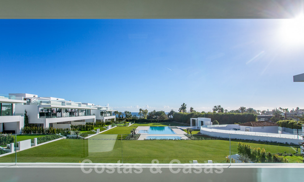 Resale! Turnkey luxury villas for sale in a new innovative complex consisting of 12 sophisticated villas with sea views, on Marbella's Golden Mile 62681