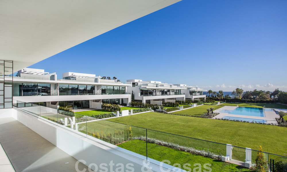 Turnkey luxury villas for sale in a new innovative complex consisting of 12 sophisticated villas with sea views, on Marbella's Golden Mile 62682