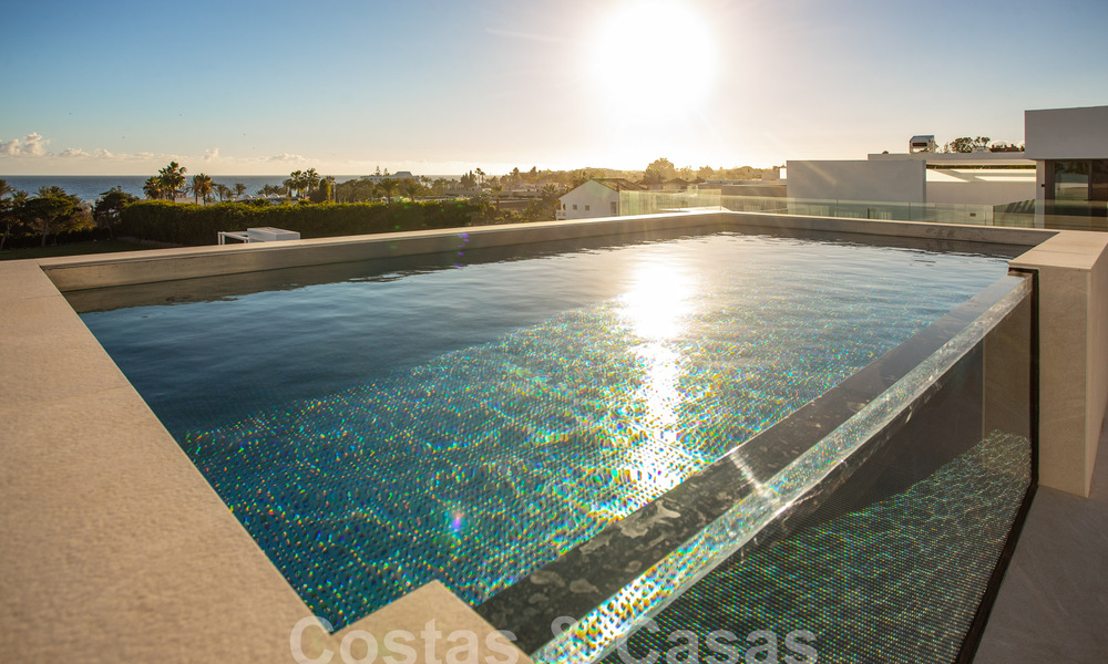 Resale! Turnkey luxury villas for sale in a new innovative complex consisting of 12 sophisticated villas with sea views, on Marbella's Golden Mile 62690