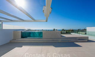 Resale! Turnkey luxury villas for sale in a new innovative complex consisting of 12 sophisticated villas with sea views, on Marbella's Golden Mile 62710 