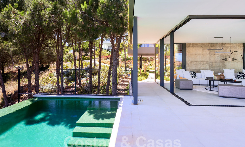 Designer villa with cutting-edge architecture for sale located in a green area of Sotogrande, Costa del Sol 62855