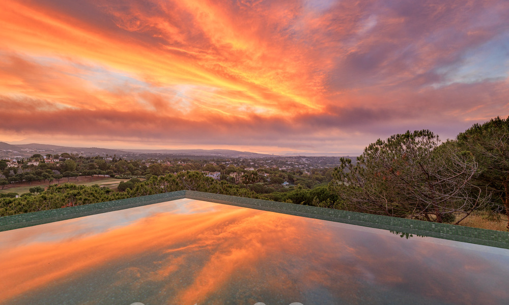 Designer villa with cutting-edge architecture for sale located in a green area of Sotogrande, Costa del Sol 62859