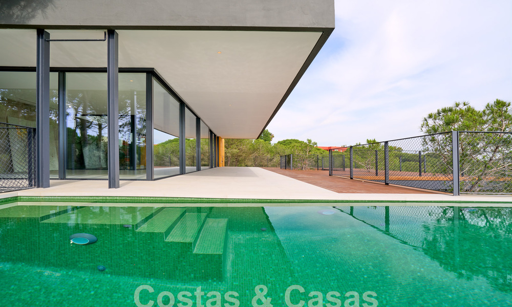 Designer villa with cutting-edge architecture for sale located in a green area of Sotogrande, Costa del Sol 62860