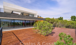 Designer villa with cutting-edge architecture for sale located in a green area of Sotogrande, Costa del Sol 62861 