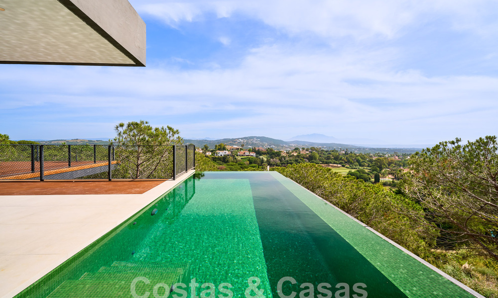 Designer villa with cutting-edge architecture for sale located in a green area of Sotogrande, Costa del Sol 62862