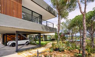 Designer villa with cutting-edge architecture for sale located in a green area of Sotogrande, Costa del Sol 62863 