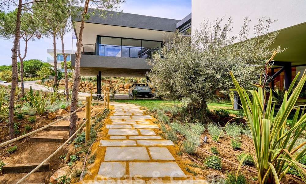 Designer villa with cutting-edge architecture for sale located in a green area of Sotogrande, Costa del Sol 62864