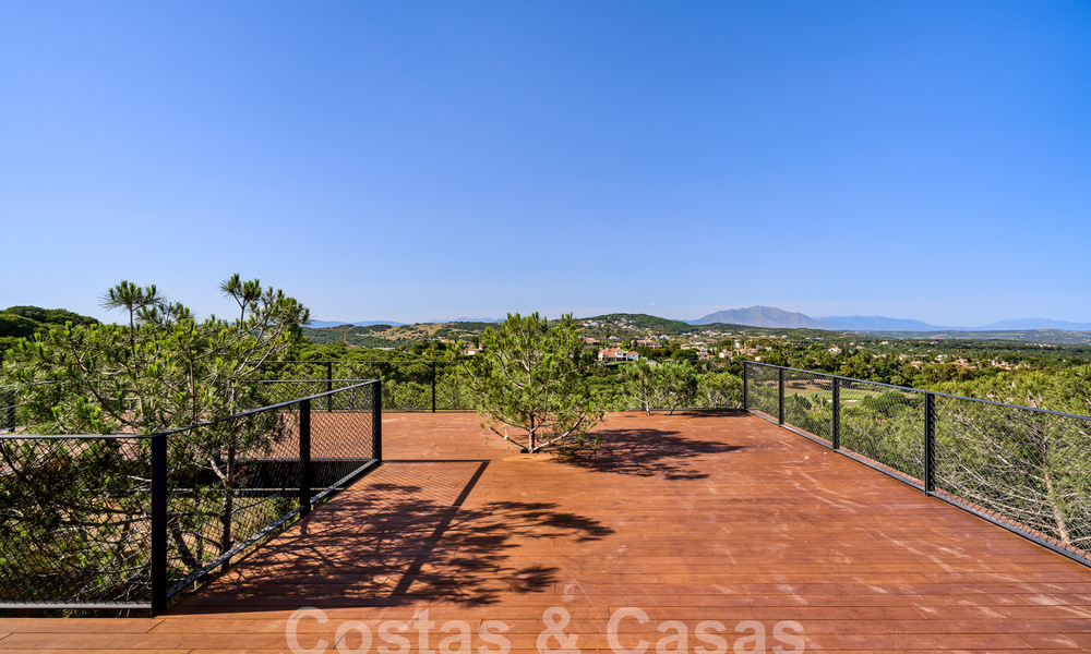 Designer villa with cutting-edge architecture for sale located in a green area of Sotogrande, Costa del Sol 62868