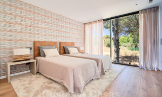 Designer villa with cutting-edge architecture for sale located in a green area of Sotogrande, Costa del Sol 62885 