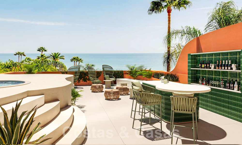 Spacious, luxury penthouse for sale with 4 bedrooms and sea views in a beach complex in East Marbella 62847