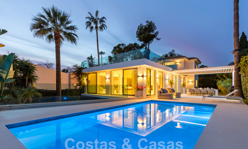 Modern luxury villa for sale with contemporary Mediterranean architecture located in Nueva Andalucia's golf valley, Marbella 62992