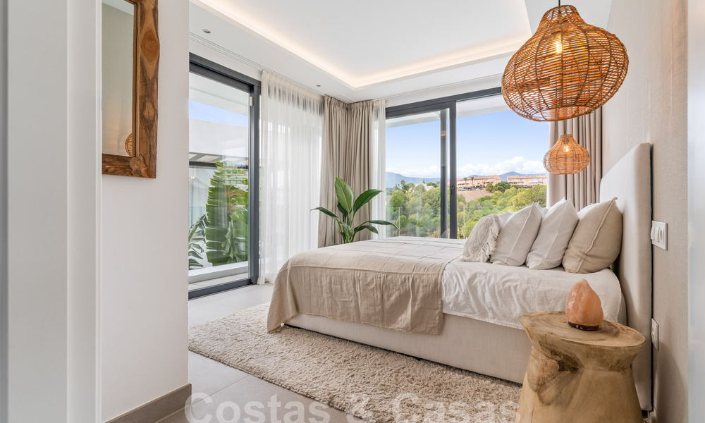 Move-in ready, modern luxury villa for sale in a gated golf resort, New Golden Mile, Marbella - Estepona 62914