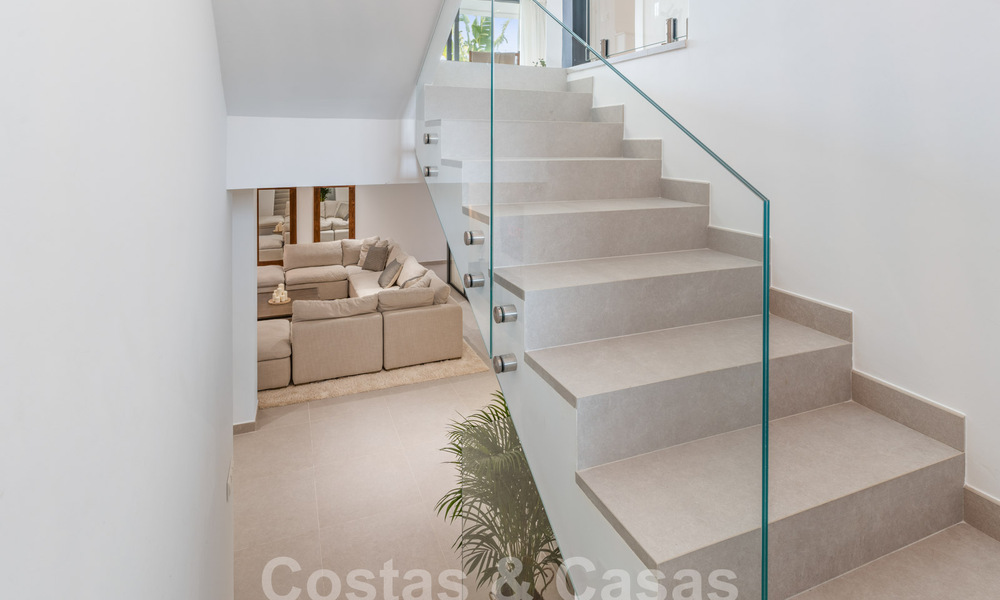 Move-in ready, modern luxury villa for sale in a gated golf resort, New Golden Mile, Marbella - Estepona 62920
