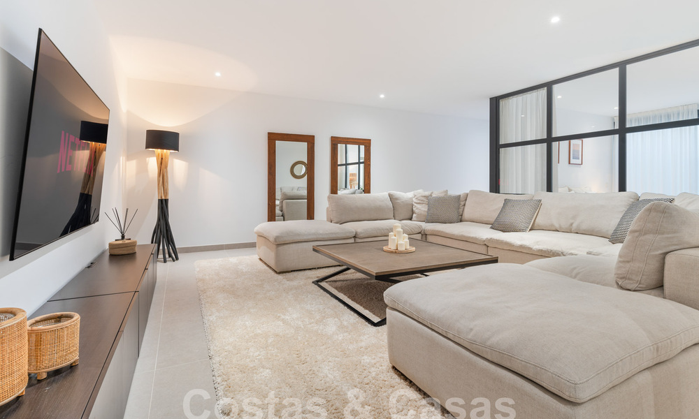 Move-in ready, modern luxury villa for sale in a gated golf resort, New Golden Mile, Marbella - Estepona 62924